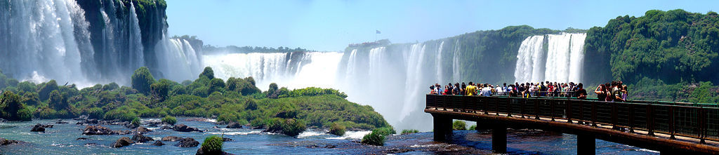Iguazu Wasserfaelle Panoramabild
